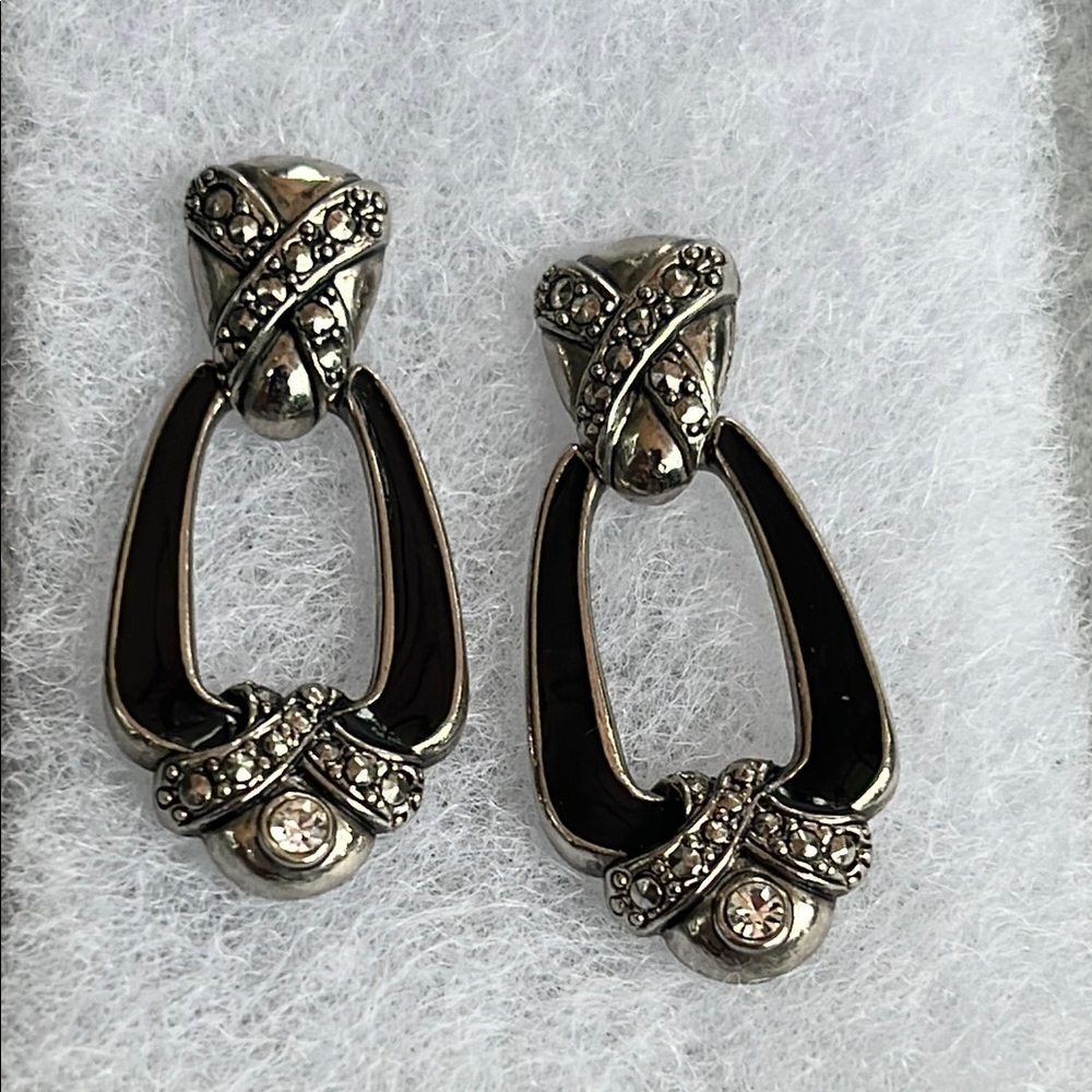Chic Silver and Black Drop Earrings